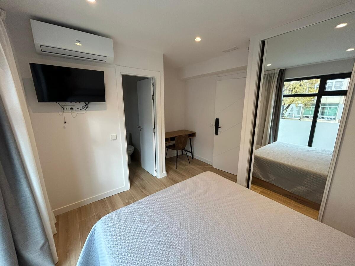 MITRA Sarria Living Suite 3 - 1